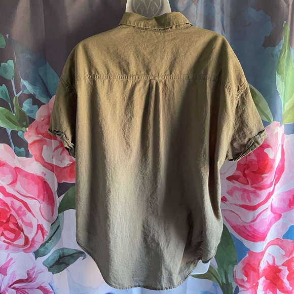 Universal Thread Button Shirt - Picture 4 of 5